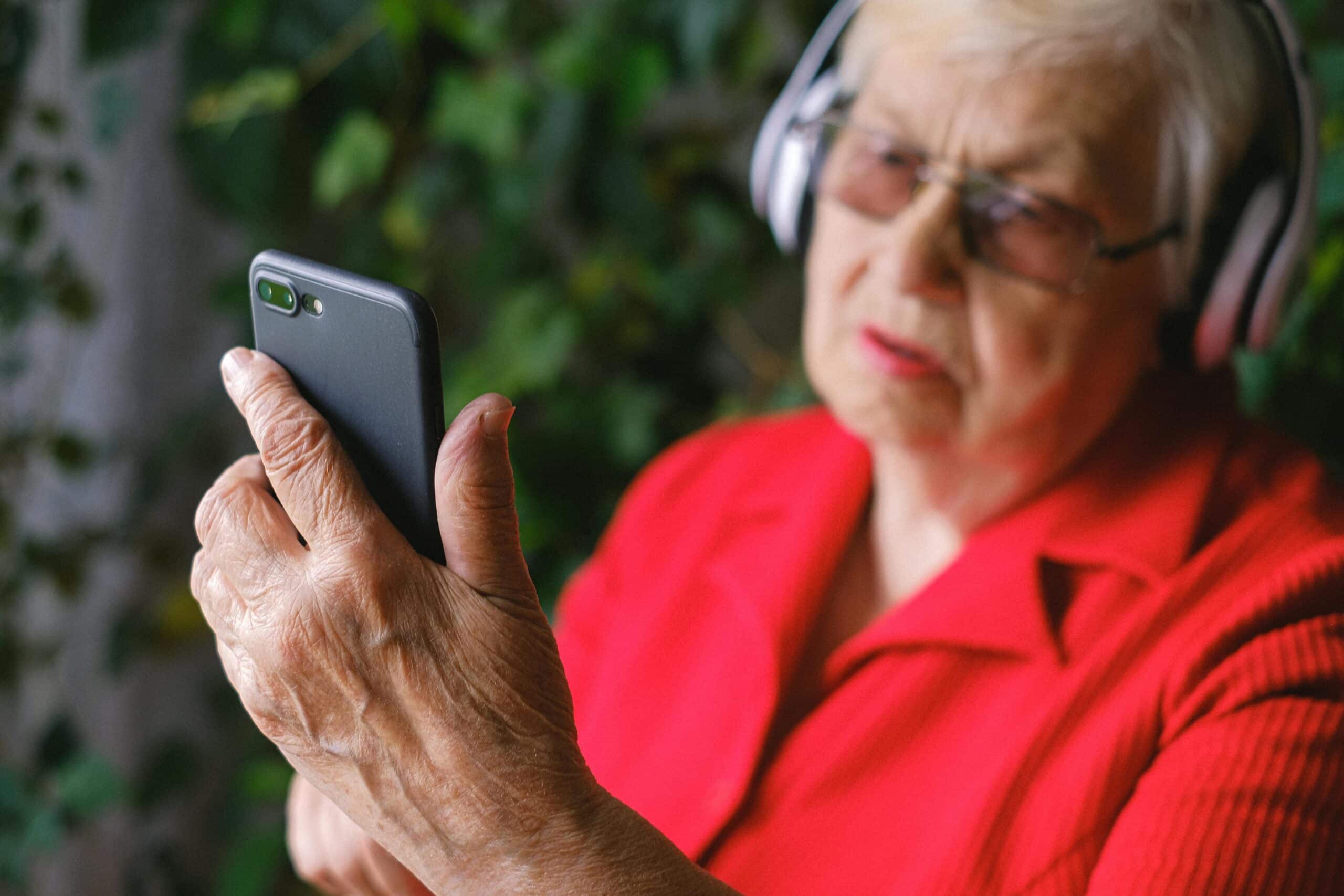 Användning av smartphonekameror för att extrahera vitala tecken och blodsockerdata genom transdermal optisk avbildning (TOI)